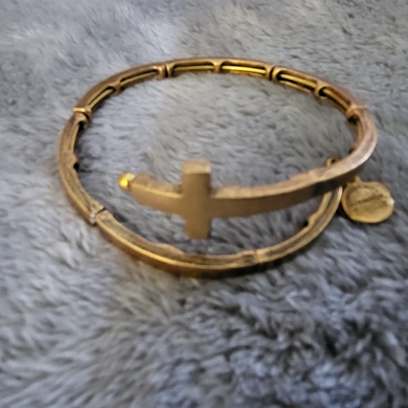 ALEX & ANI LARGE LOT OF 11 BRACELETS. RELIGOUS, BEADS, MIXED. MUST SEE! - Picture 9 of 16